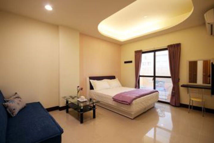 Room 5 of 7