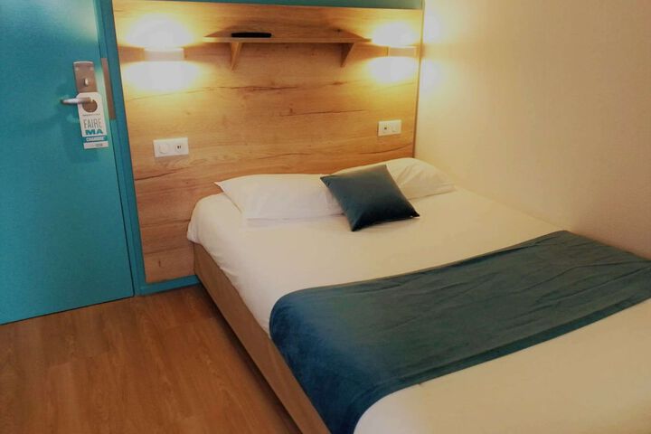 Room 15 of 46