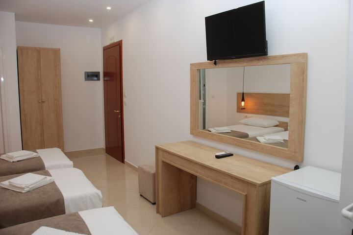 Room 17 of 47