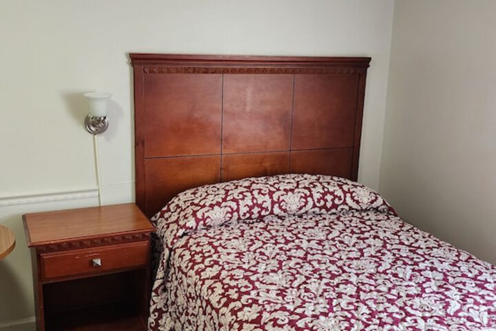 Room 1 of 7