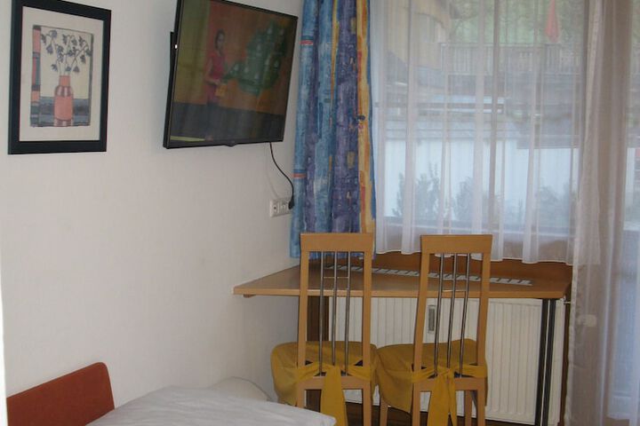Room 20 of 64
