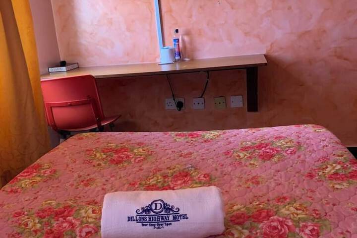 Room 2 of 53