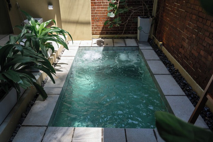 Pool 51 of 115
