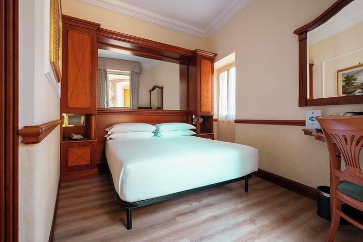 Room 55 of 103