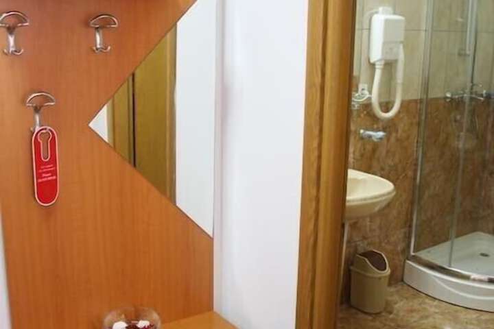 Room 14 of 29