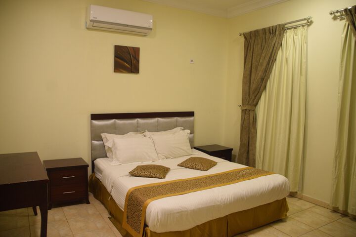 Room 1 of 2