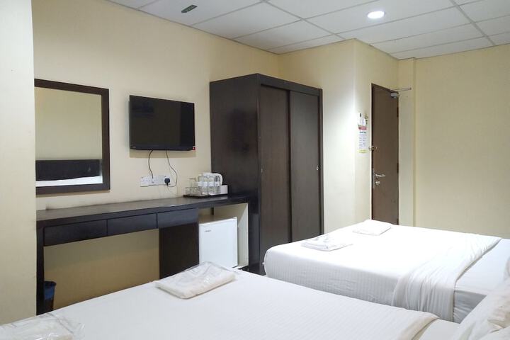 Room 7 of 34