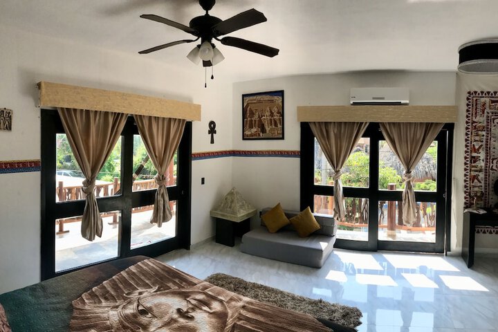 Room 44 of 115