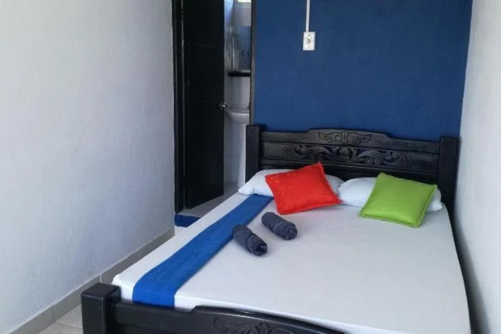 Room 5 of 18