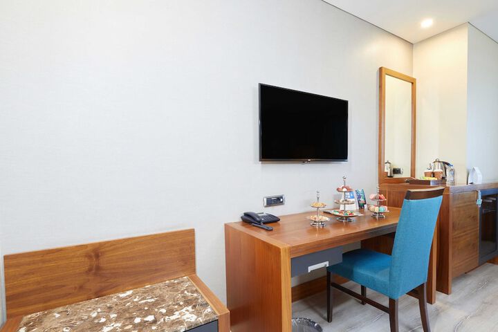 Room 16 of 73