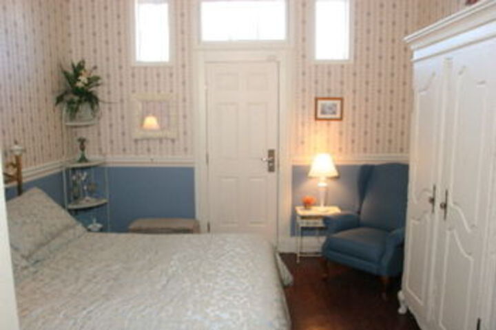 Room 27 of 68