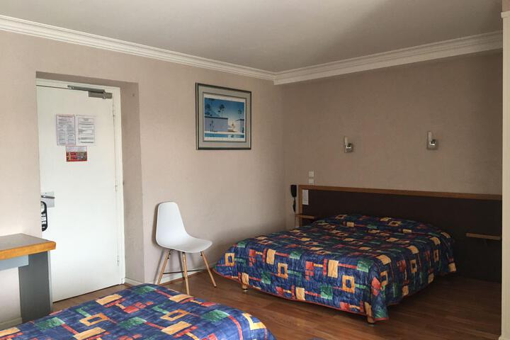 Room 2 of 7