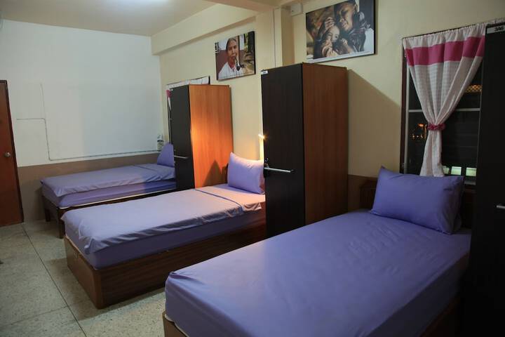 Room 7 of 27