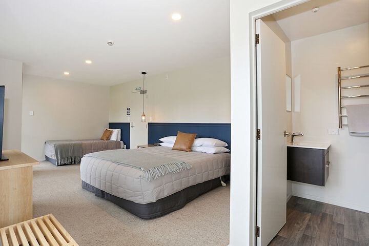 Room 11 of 31