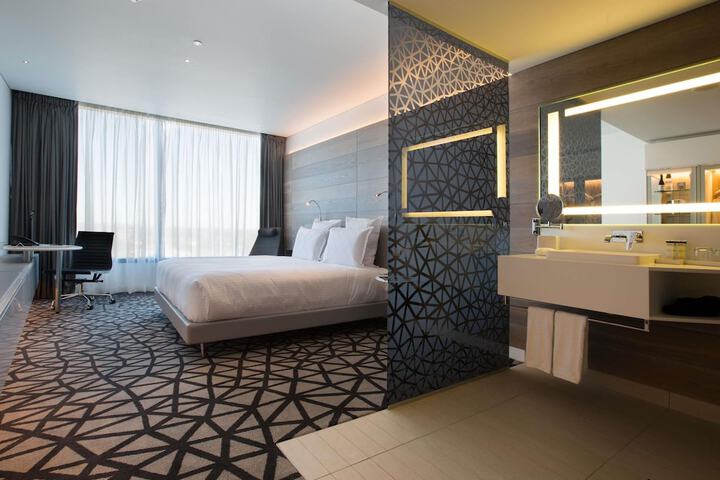Room 45 of 98