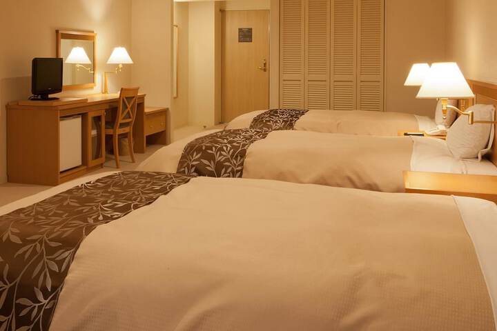 Room 12 of 39