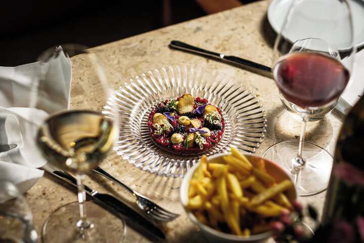Dining 72 of 102