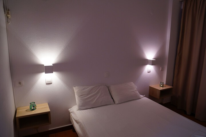 Room 12 of 84