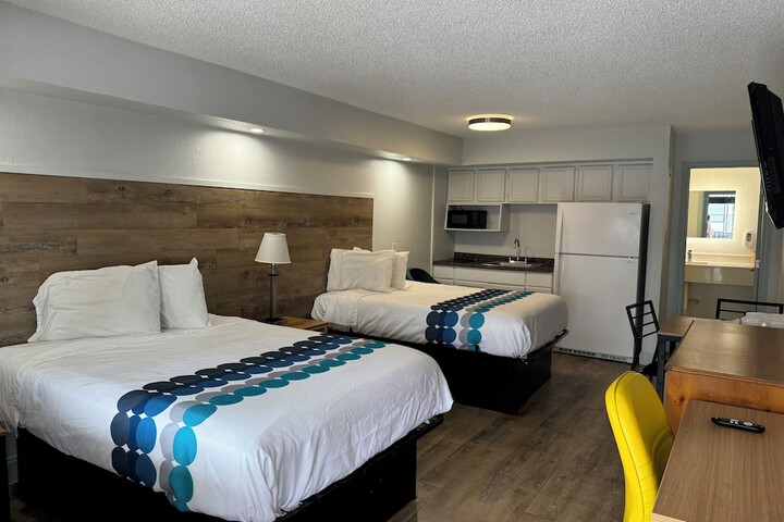 Room 10 of 29
