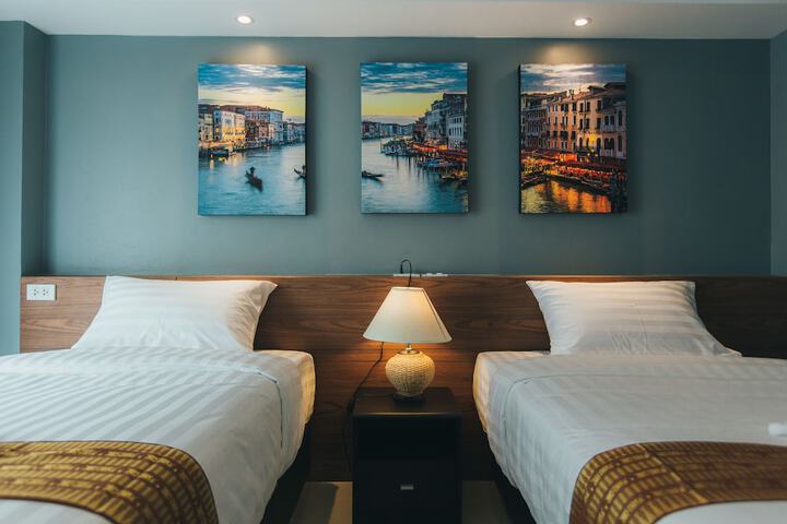 Room 15 of 179