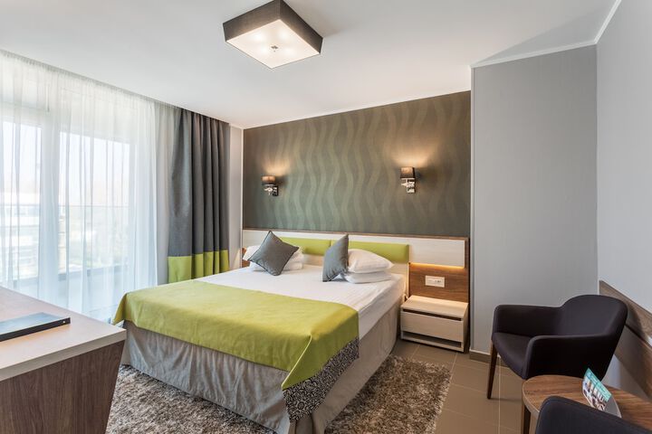 Room 7 of 52