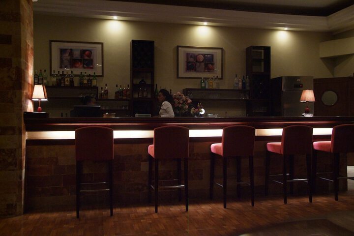 Lounge 36 of 50