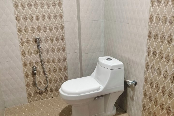 Room 5 of 10