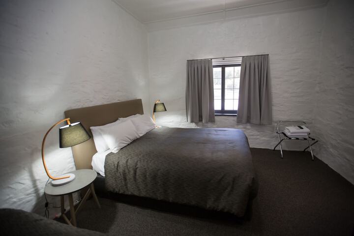 Room 8 of 25