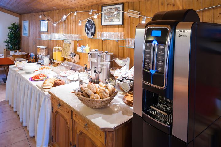 Breakfast/Coffee Service 35 of 40