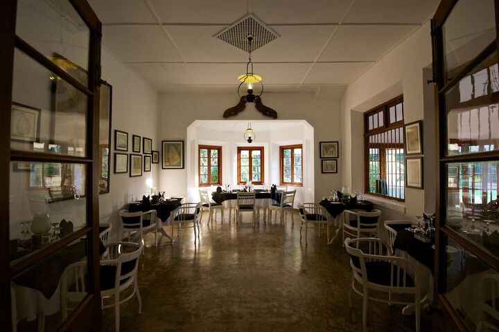 Dining 49 of 80