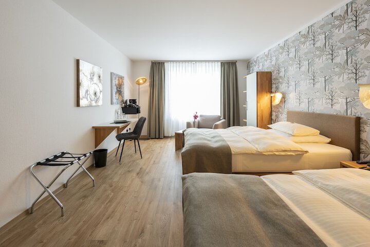 Room 4 of 55