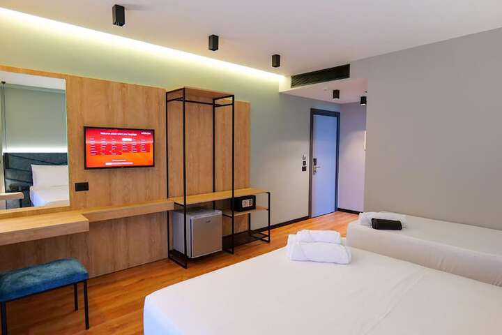 Room 36 of 85