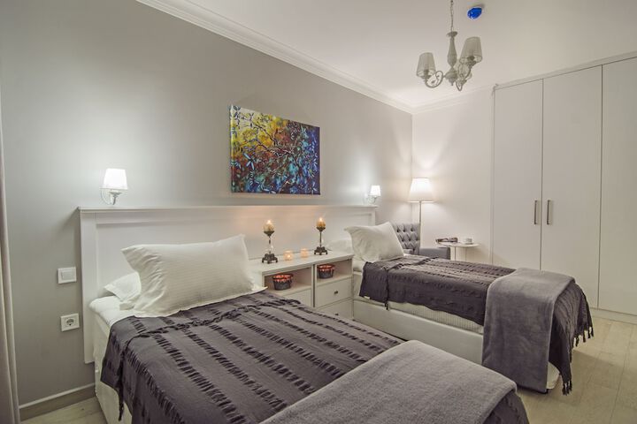 Room 12 of 40