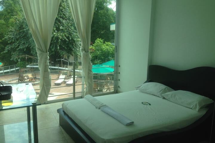 Room 5 of 30