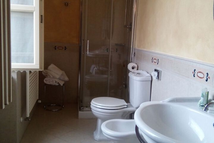 Room 30 of 95