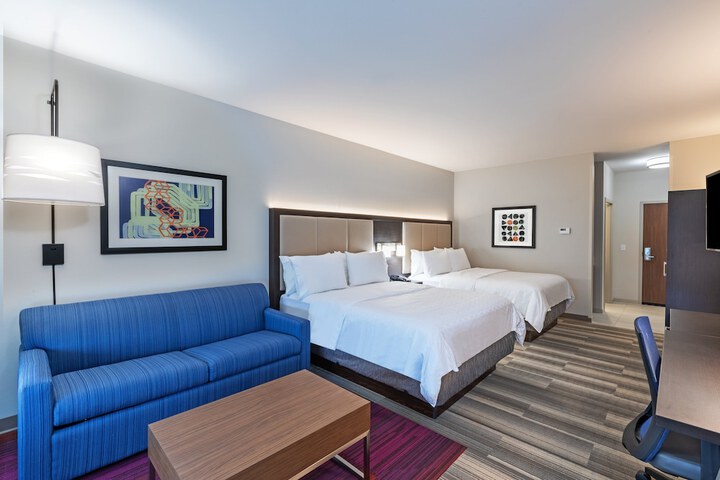 2 Queen Beds (2 of 16)