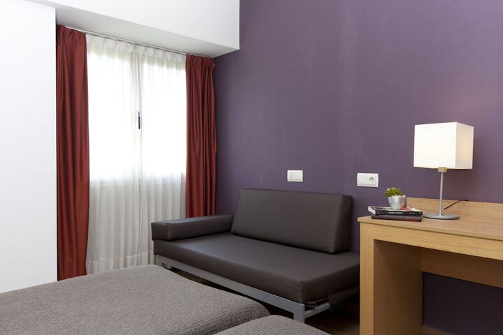 Room 15 of 48