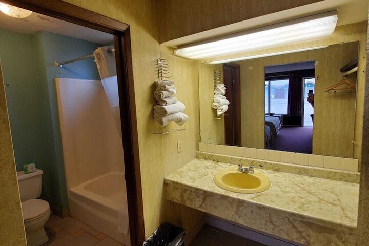Room 20 of 35