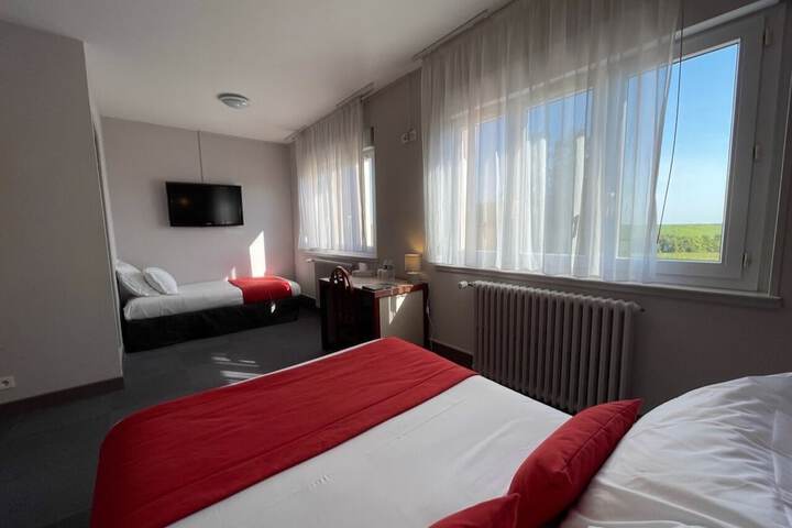 Room 18 of 33
