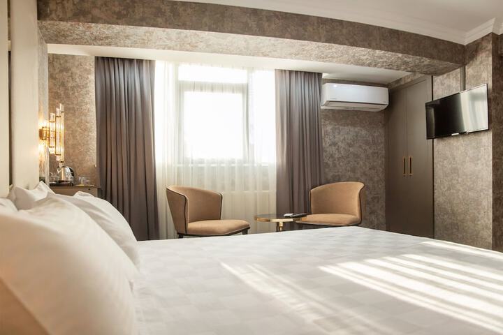 Room 3 of 49