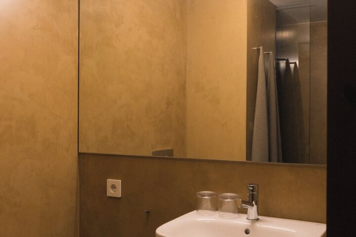 Room 52 of 82