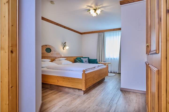 Room 48 of 106