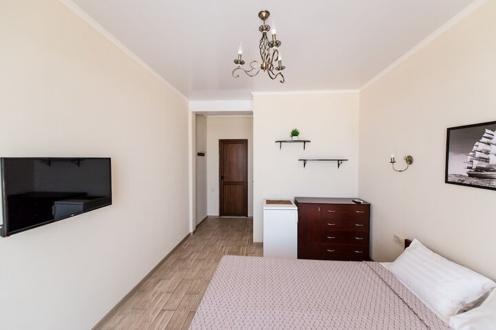 Room 37 of 43