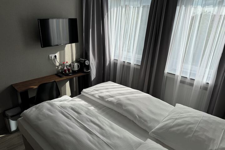 Room 18 of 27