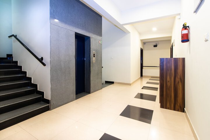 Ballroom/Hall 42 of 48