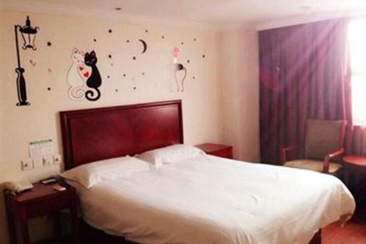 Room 12 of 27