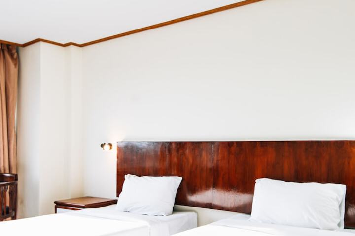 Room 15 of 76