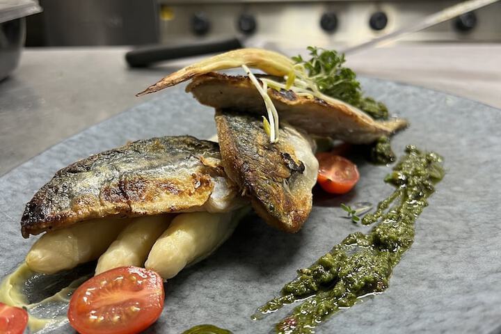 Dining 38 of 71