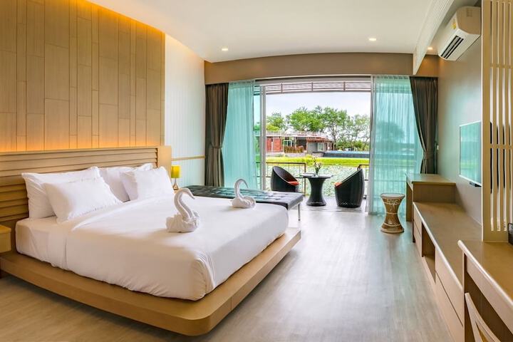 Room 15 of 72