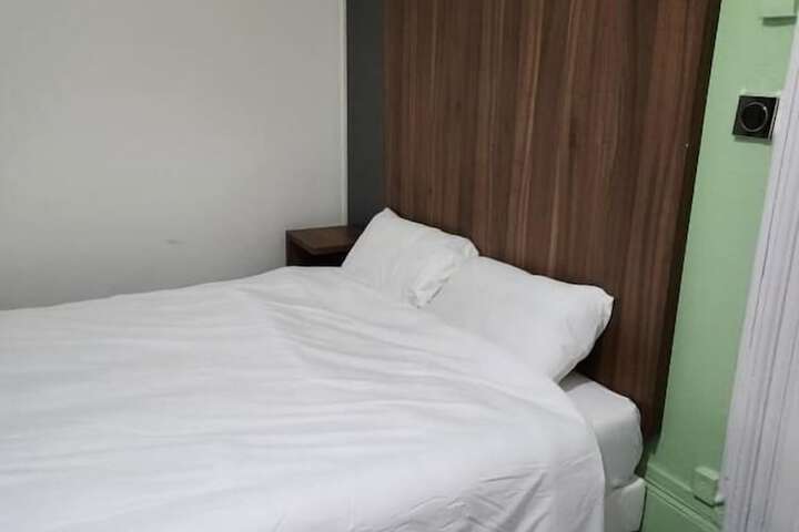 Room 11 of 20